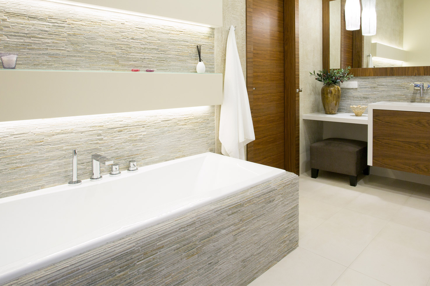 AQVA Freestanding Baths &amp; Spas'