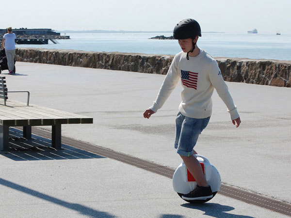 Great Transport for School&ndash;Airwheel One Wheel Self'