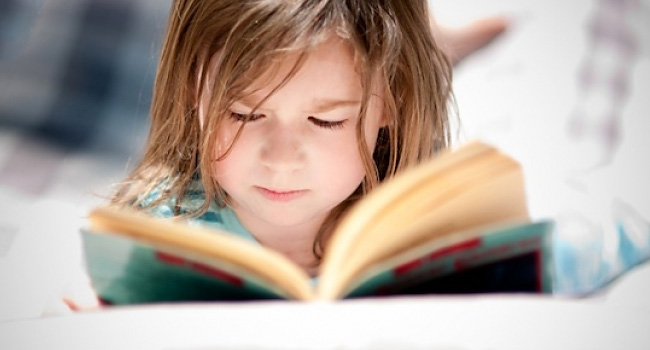 A Bedtime Story for Quicker Sleep? Sleep Junkie Explores'