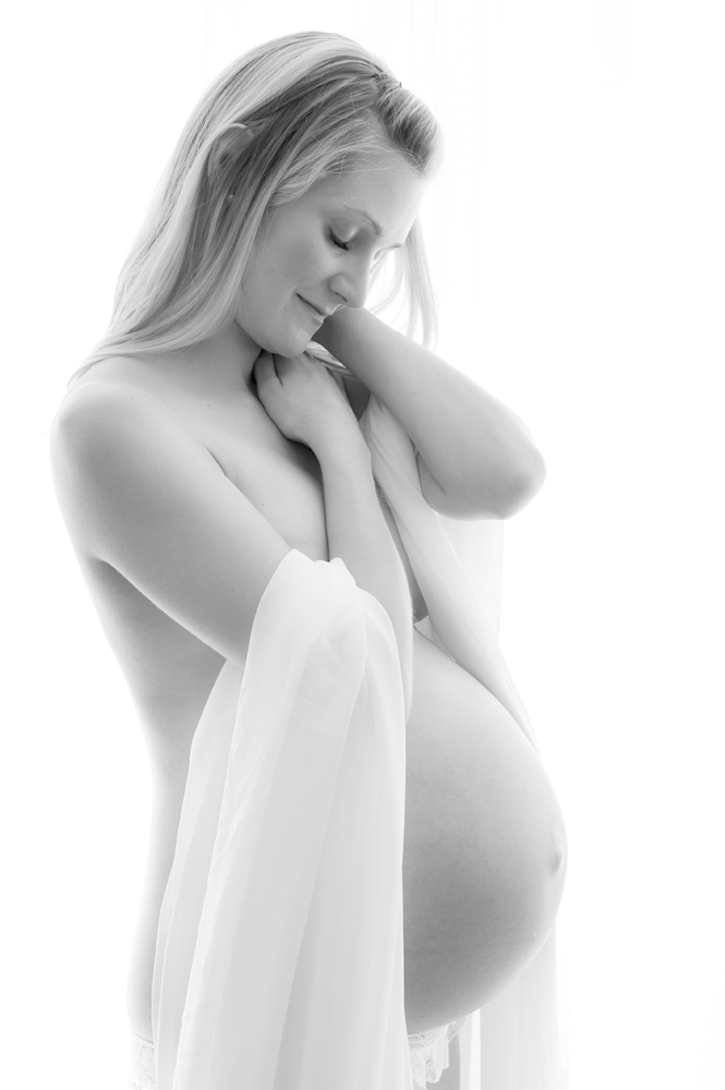 Pregnancy Photography in Adelaide'