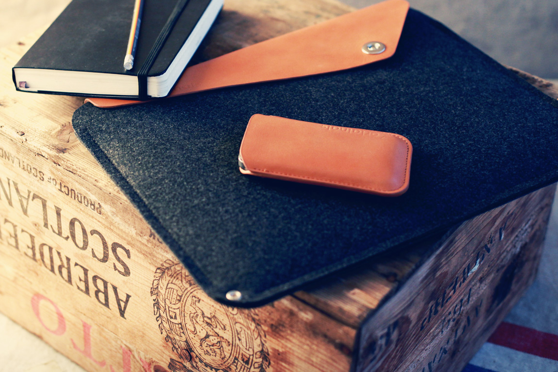 Mujjo Macbook Air sleeve'