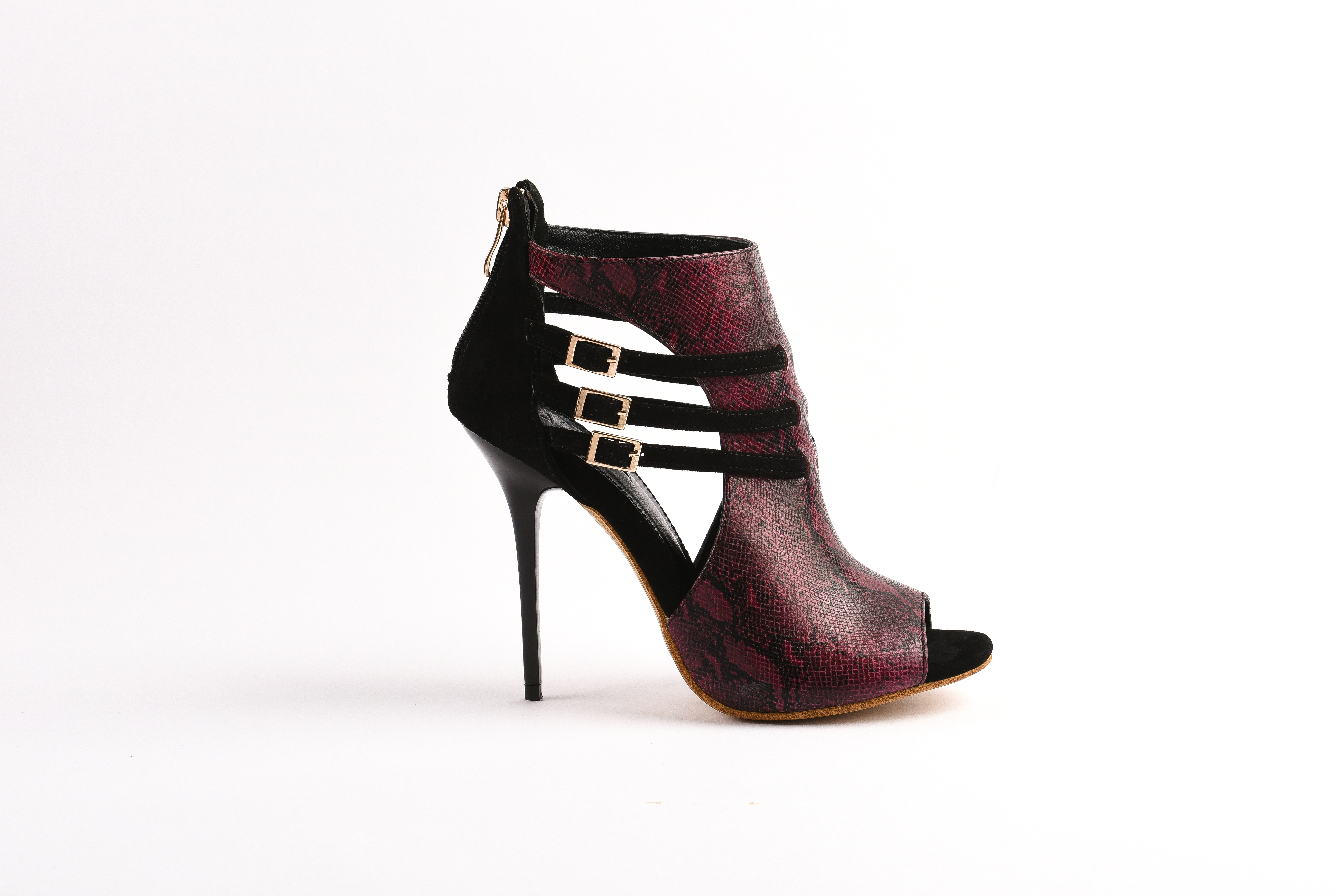 Shop Your Unique Womens' Shoes