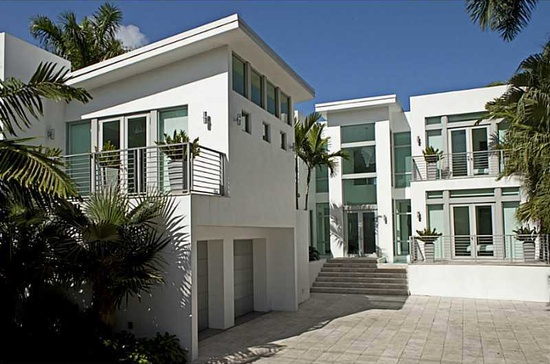 Julian Johnston Announces Listing in San Marco Island