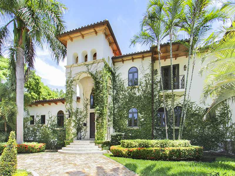 Julian Johnston Announces New Listing in Sunset Islands