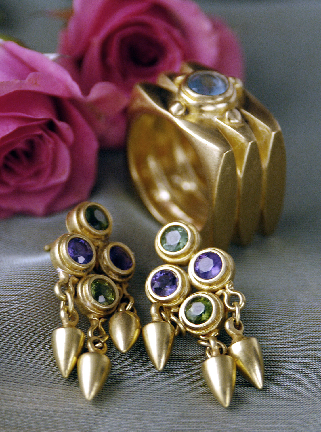 Dalla Mano Regale Ring and Earrings