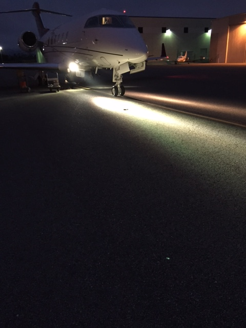 Challenger 300 comparison of New light on vs old light