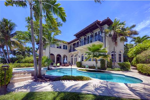 Danny Hertzberg Showcases Home on Di Lido Island'
