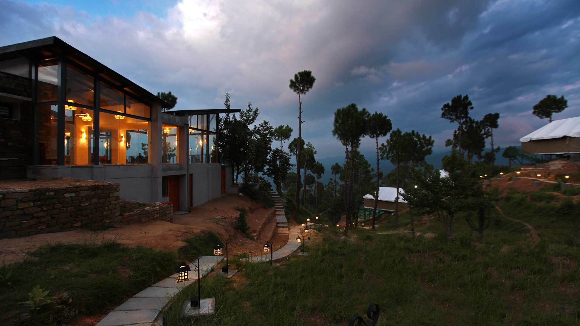 Queens Meadows a Resort in Ranikhet'