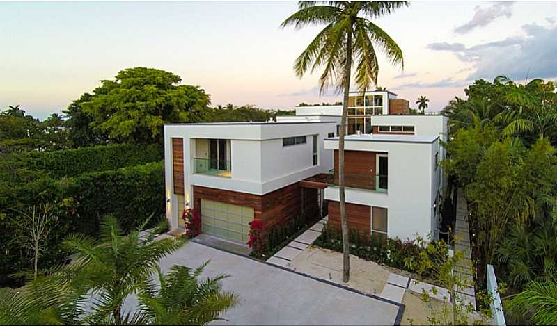 Julian Johnston Presents Sunset Islands Listing'